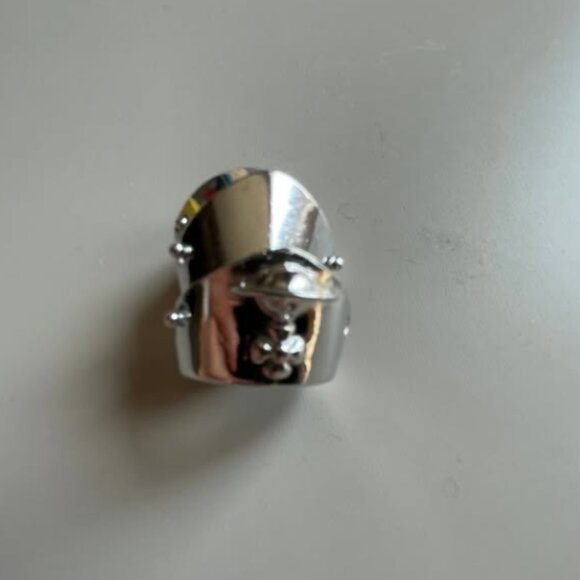 Vivienne Westwood Armour Ring - Picture 2 of 3